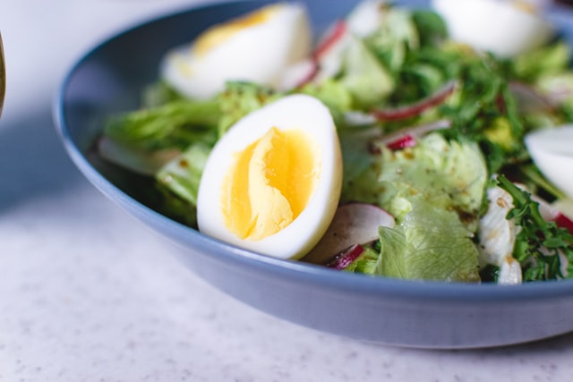 hoe maak je zelf eiersalade